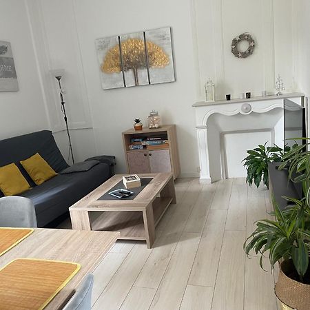 Charmant Appartement T2 Plein Centre Ville Сен-Брук Екстериор снимка
